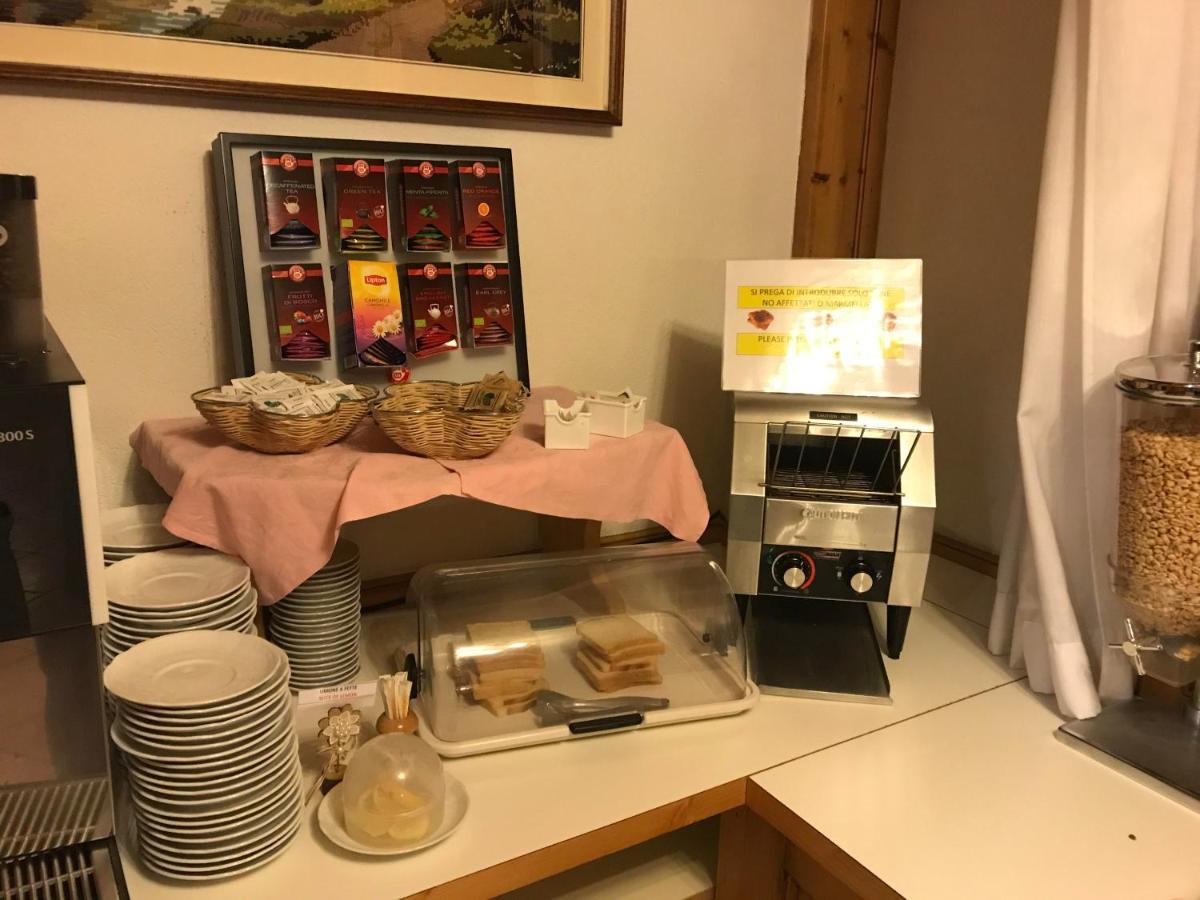 Alpen Hotel Vidi Madonna Buitenkant foto