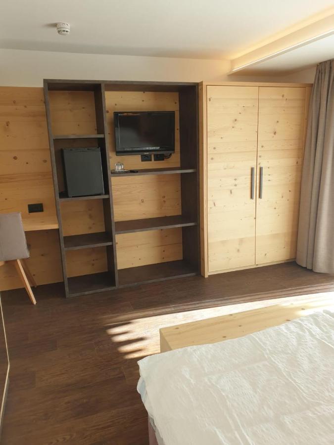Alpen Hotel Vidi Madonna Buitenkant foto