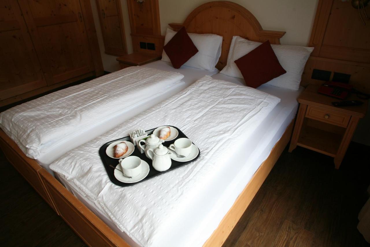 Alpen Hotel Vidi Madonna Buitenkant foto