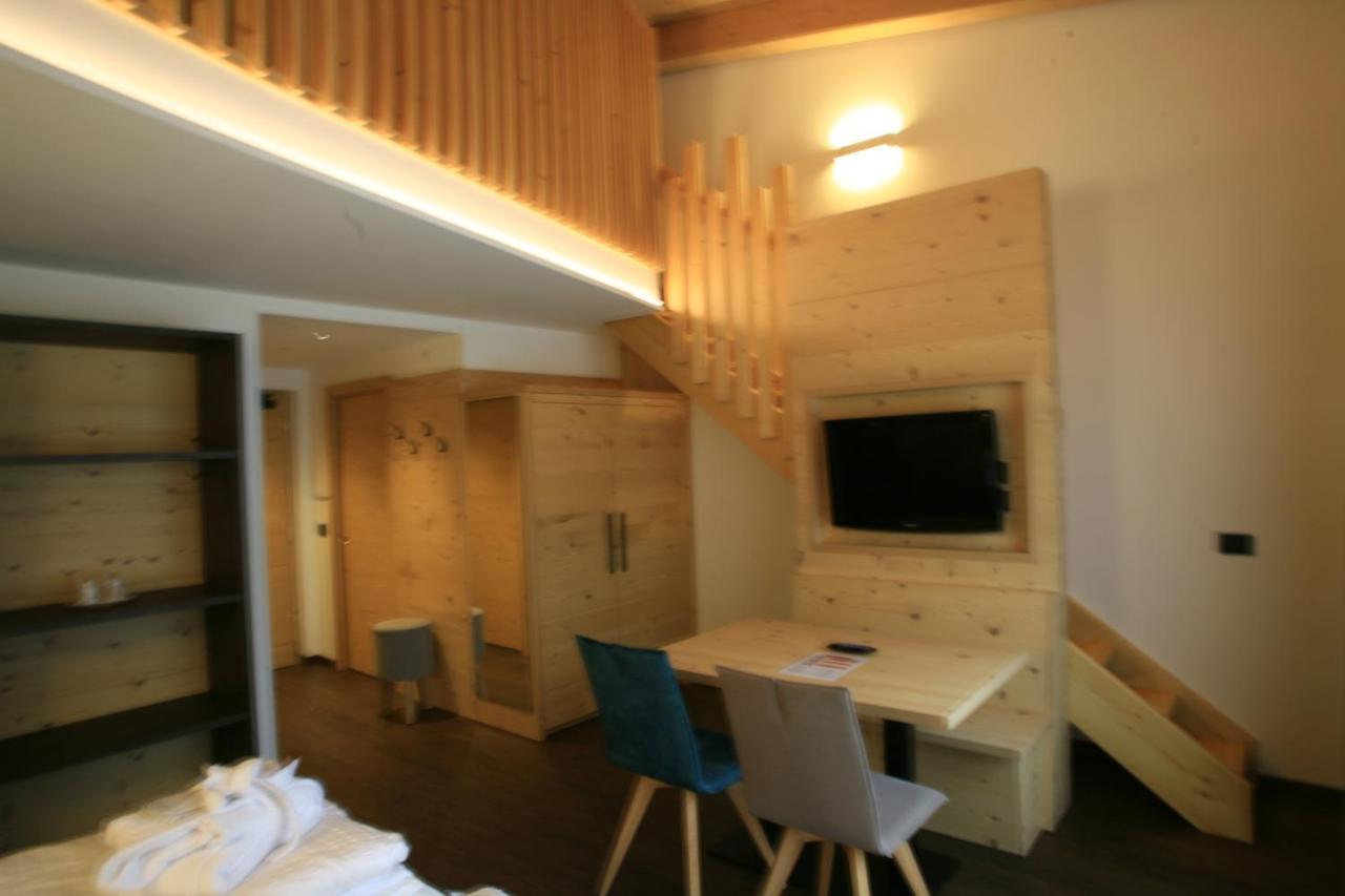 Alpen Hotel Vidi Madonna Buitenkant foto