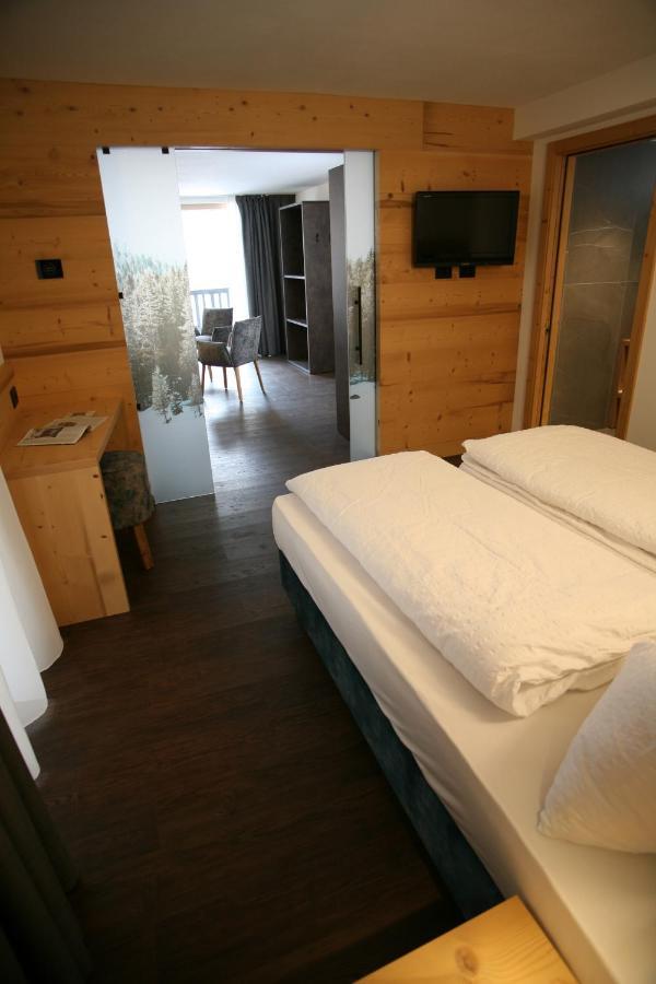 Alpen Hotel Vidi Madonna Buitenkant foto
