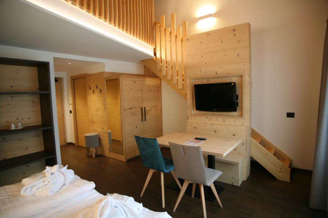 Alpen Hotel Vidi Madonna Buitenkant foto