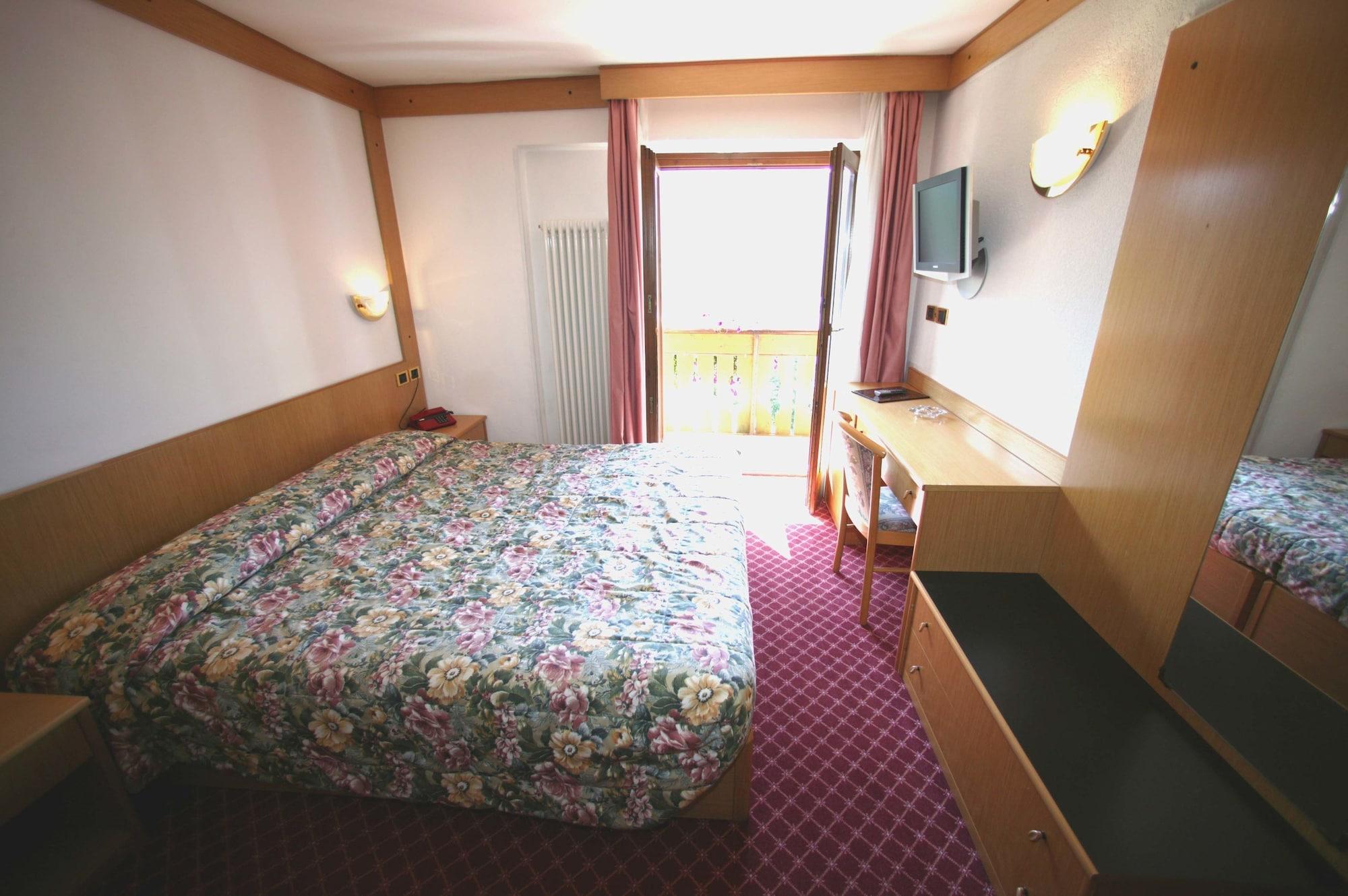 Alpen Hotel Vidi Madonna Buitenkant foto