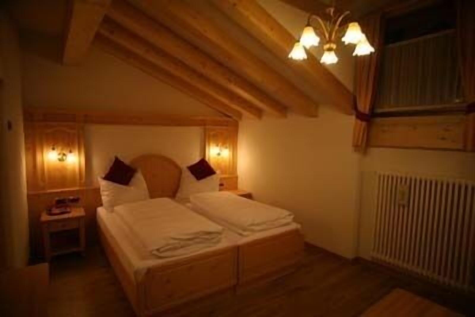 Alpen Hotel Vidi Madonna Buitenkant foto