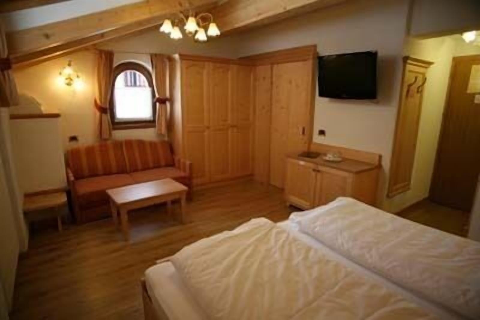 Alpen Hotel Vidi Madonna Buitenkant foto