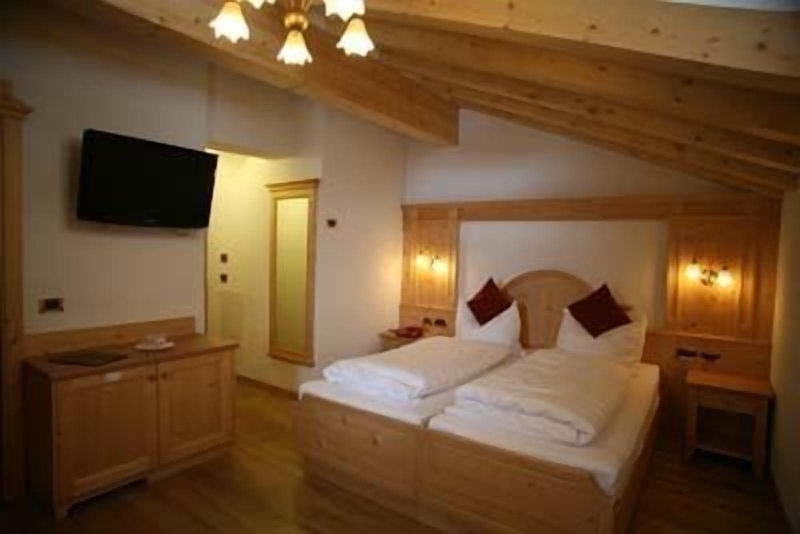 Alpen Hotel Vidi Madonna Buitenkant foto